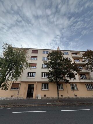  Appartement à louer 2 pièces 69 m²