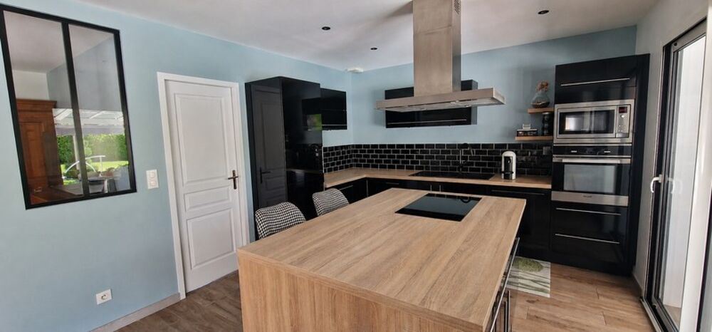 Vente Maison Maison Individuelle, plain pied à vendre 146 m² 6 pièces, garage, piscine, Terrain 1250m² BOISSEY (01)Proche Pont de Vaux Boissey