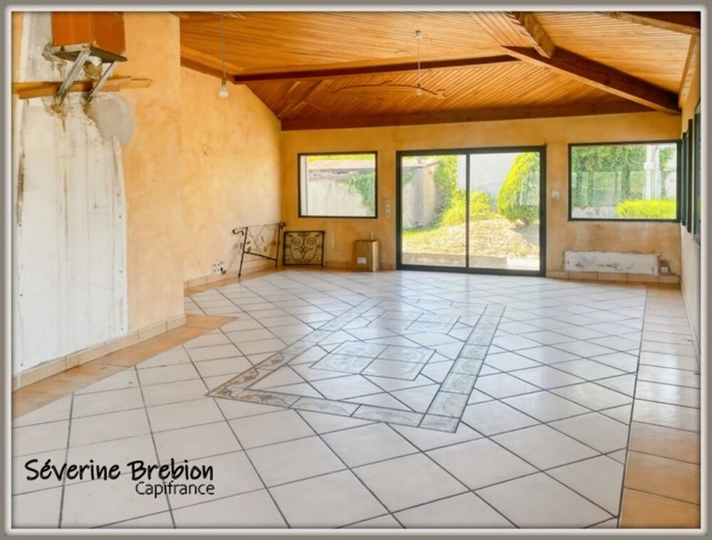 Vente Maison Maison spacieuse, gros potentiel, garage, terrasse – Peschadoires, à 5 min de Thiers Peschadoires