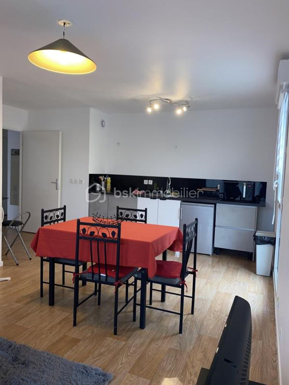 Vivez l'élégance moderne dans ce superbe appartement à vendre !
