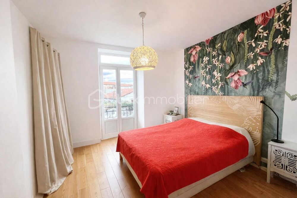 Proche Biarritz, Maison 110m2 + 2 T2 et un atelier- proximité toutes les commodités