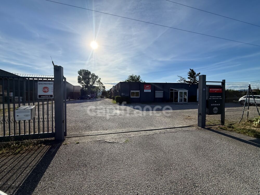   Murs professionnels avec logement - 696 m² - Sud Montélimar 