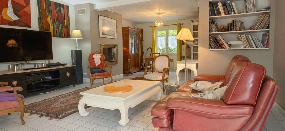 Maison de charme aux multiples possibilités, à quelques minutes du centre ville