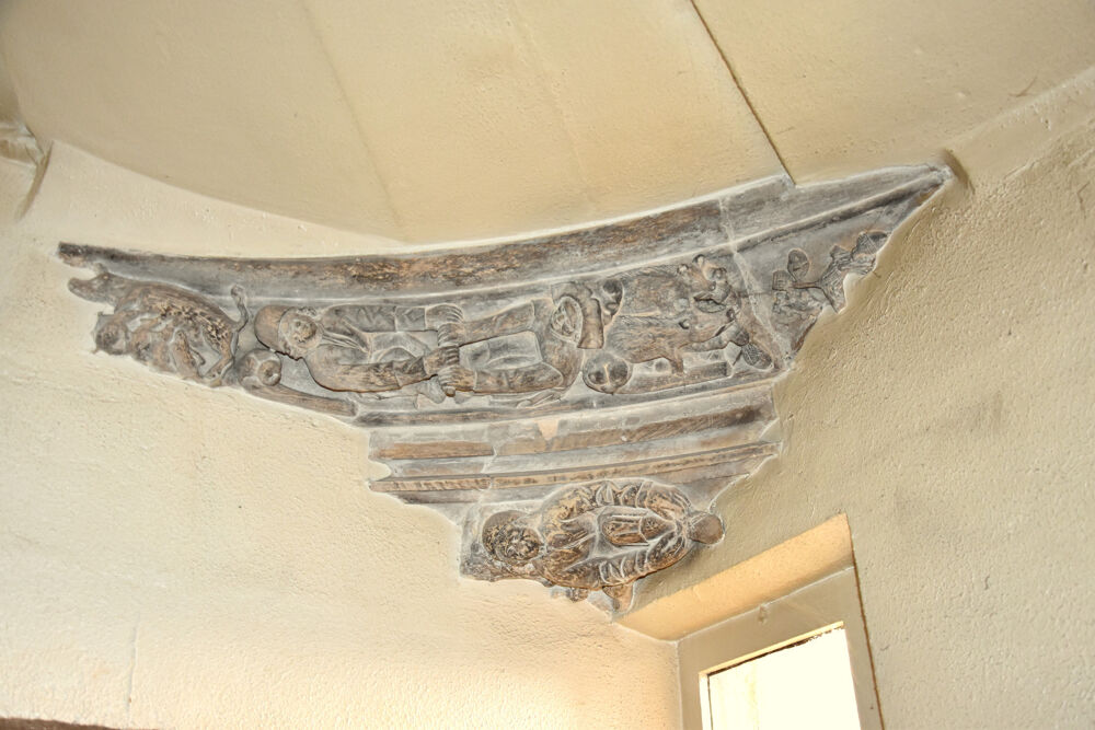 Propriété (inscrit MH)à vendre NEVERS (58) La prestigieuse Maison du Prieur au coeur historique de NEVERS à réabiliter