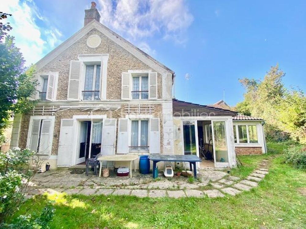 Maison divisible de 183 m² à rénover avec 3150 m² de terrain