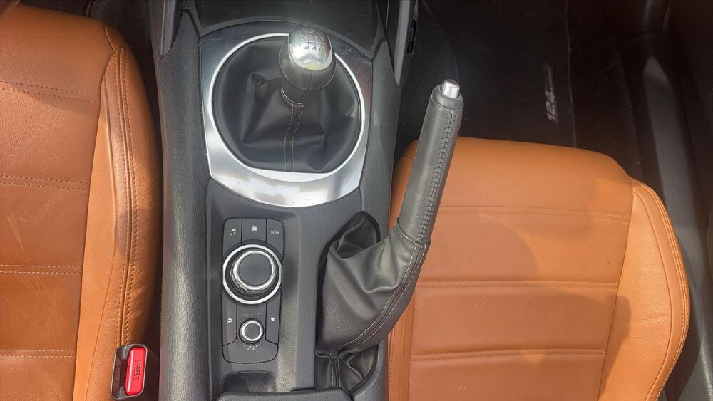 124 spider 1.4 MultiAir 140 Lusso - Premi&egrave;re main 2017 occasion 83310 Cogolin