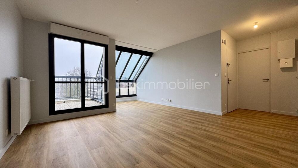 Très bel appartement T4  90 m²  Entièrement refait à neuf  Parking privé  PACÉ