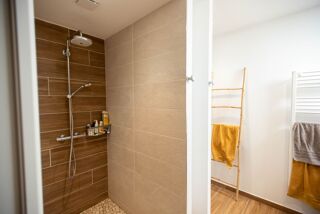  Maison à louer 6 pièces 180 m²