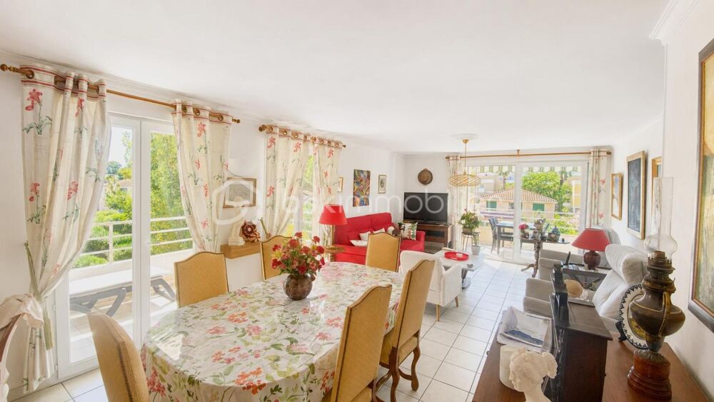 Vente Appartement FREJUS,   Bel appartement 4 pièces de standing avec double exposition, terrasses, garage et parking Frejus