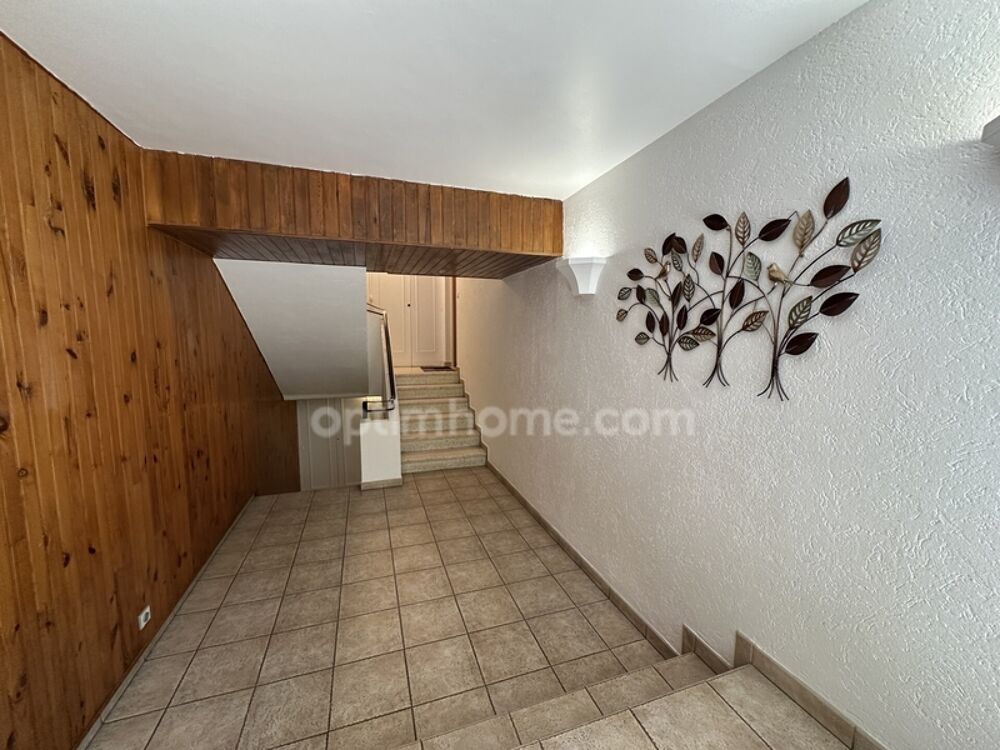 Cannes- Croix-des-Gardes. Grand appartement rénové à vendre 5 pièces avec cave et garage. 458 000 €