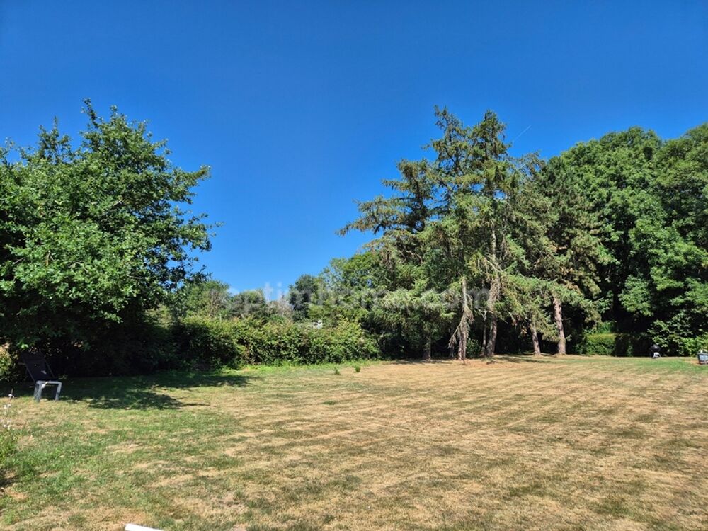 Vente Maison Maison individuelle 5 chambres offrant 206m2 hab sur parcelle de 2627m2 Wervicq sud