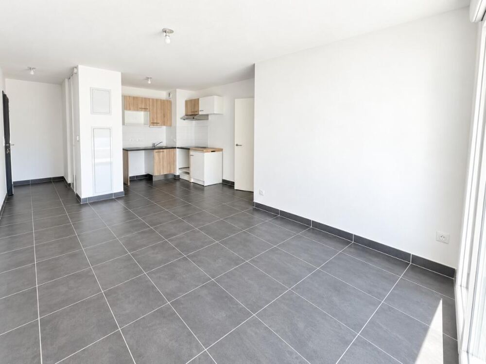 Location Appartement T3 avec terrasse et parking à Nimes Nimes