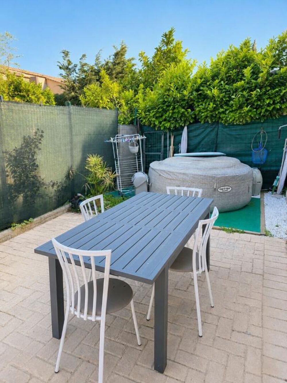 Maison 4 pièce(s) 90 m2 avec extérieur et panneaux solaires