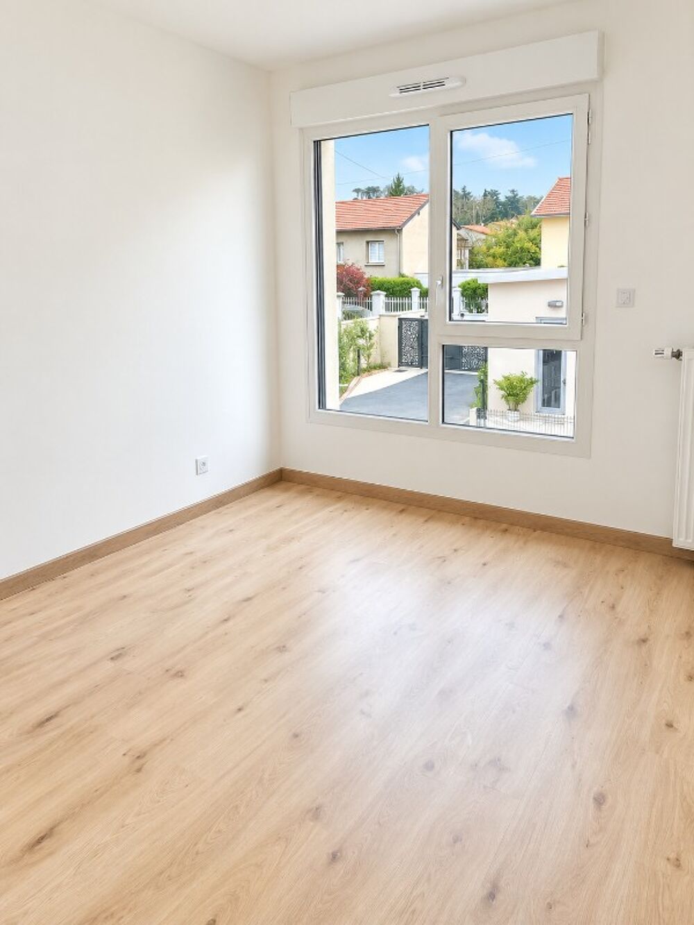Location Appartement T3 balcon et parking à BRON Bron