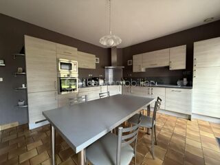 Propriété/château à vendre 8 pièces 260 m²