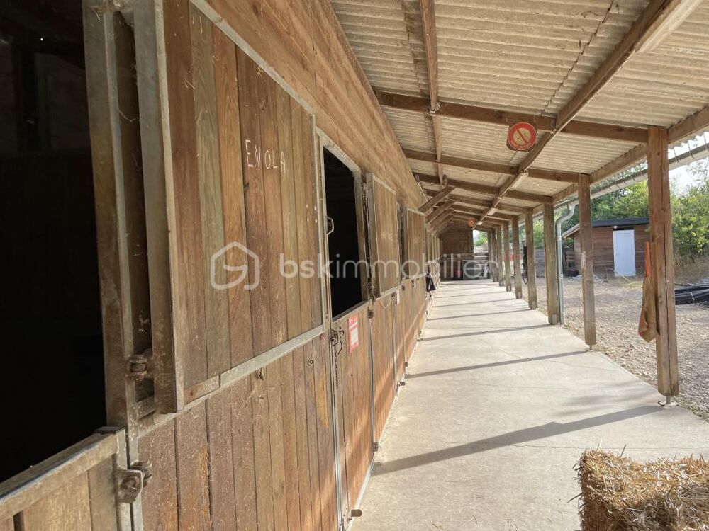 � vendre  Propri�t�/ch�teau Cr�mieu (38460)