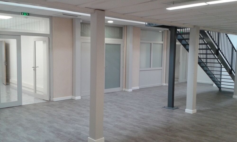   bureaux à louer LYON 3EME (69) atypiques bureaux à louer de 245m2 + sous sol accès direct de 117m2, métro Guichard 