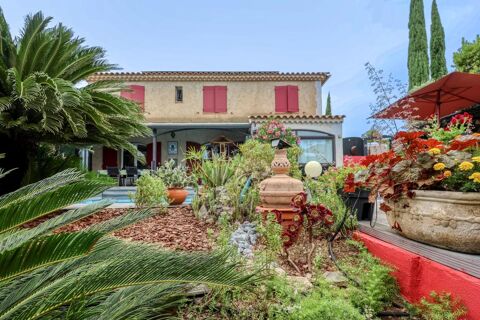   Maison de 6 pièces de 147 m² à La Cadière-d'Azur Maison - 6 pièce(s) - 150 m²