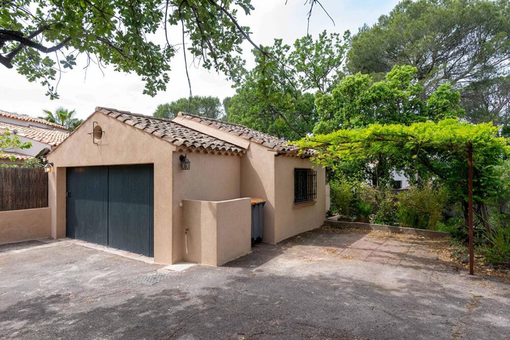 FREJUS - Hameau de Valescure - Villa 175 m² , dépendance, 4 chambres