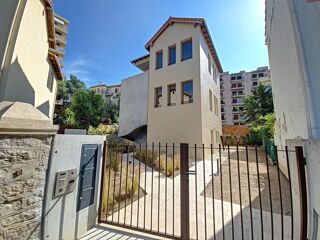  Appartement à louer 2 pièces 45 m²