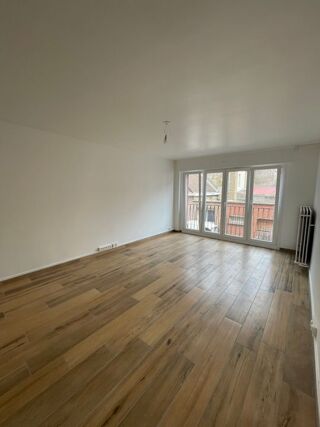 Appartement à louer 4 pièces 75 m²