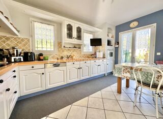  Propriété/château à vendre 6 pièces 220 m²