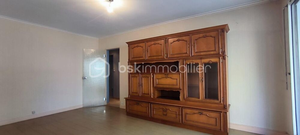 Appartement T3 avec balcon, cave et parking privé  Bourg-en-Bresse centre