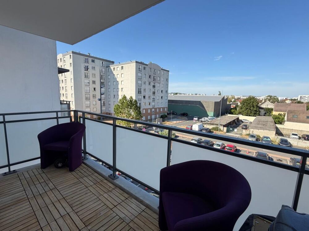 Magnifique 3 pièces traversant de 71 m² avec balcon, loggia et cave