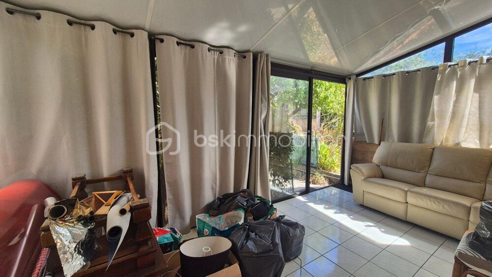 A VENDRE MAISON DE VILLE 3 FACES DE 113M SUR TERRAIN DE 288M² A PERPIGNAN - SECTEUR BAS VERNET - QUATRE CHAMBRES - GARAGE - VERA