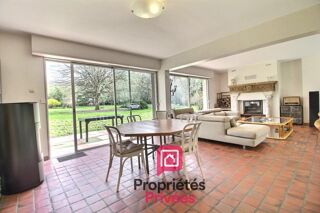  Propriété/château à vendre 9 pièces 245 m²
