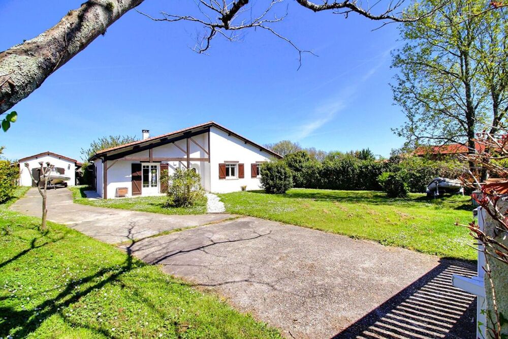 Maison T5 de plain-pied 145 M², garage 40 M², parcelle 1 250 M² à Saint-Loubès