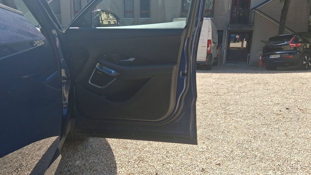 E-PACE P300e 309 AWD BVA8 R-Dynamic SE 2021 occasion 75016 Paris