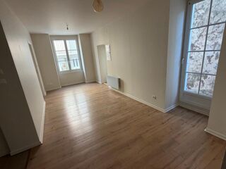Vente Appartement LES SABLES D'OLONNE (85100) - RARE - A 2 PAS DU REMBLAI ET DU PORT APPARTEMENT T3 RENOVE EN 2026 EN RDC Les sables d olonne