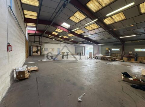 ENTREPOT 1410 M&sup2; + 3240 M&sup2; DE TERRAIN A LOUER A VERNEUIL L'ETANG 5100 77390 Verneuil l etang