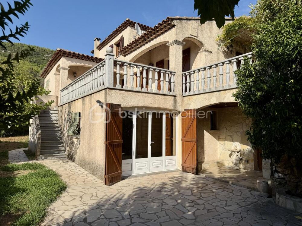 SOLLIES TOUCAS- Villa de caractère 171 M² - architecture singulière, piscine & 2 espaces de vie