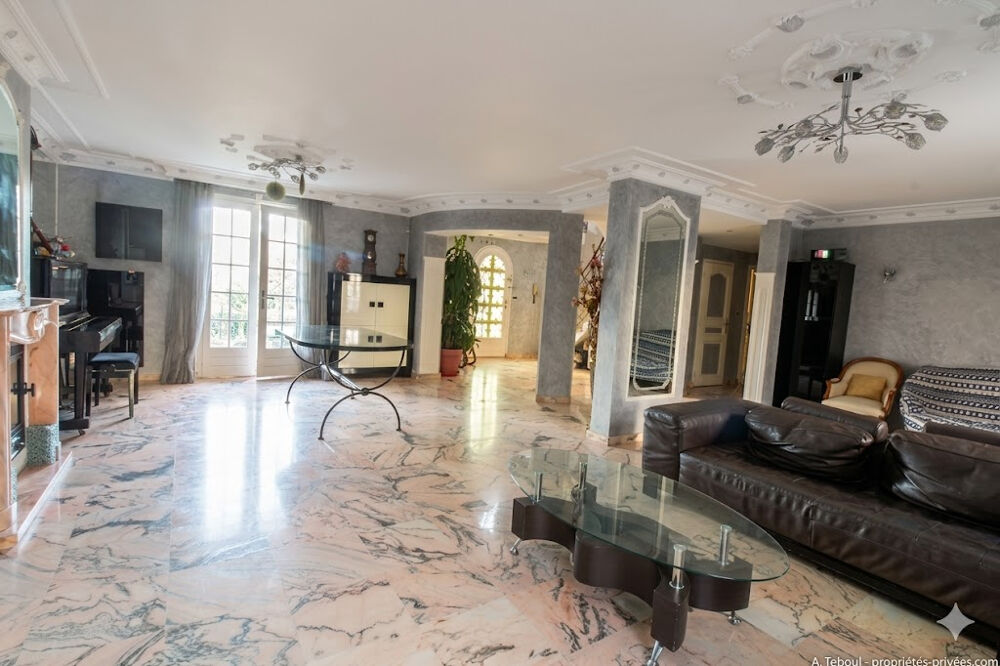 à vendre  Maison Bron (69500)