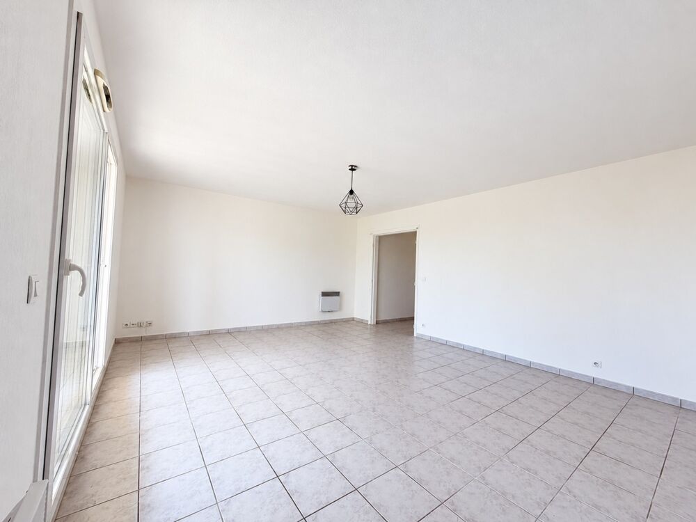 Vente Appartement Appartement  T4 à rénover, 85 m², terrasse couverte et garage GRASSE (06) Grasse