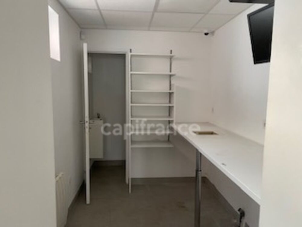   Local/bureau à louer ROUBAIX (59) Rez-de-chaussée commercial 46 m² , hyper centre aux normes PMR Roubaix