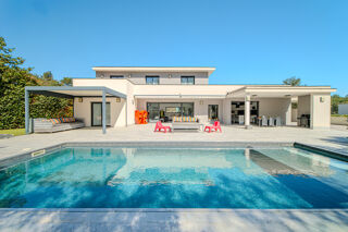  Maison � vendre 8 pi�ces 325 m�