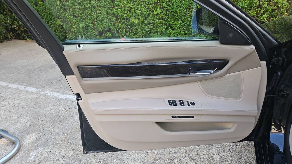 S&eacute;rie 7 750i xDrive 450 V8 BVA8 Luxe 2012 occasion 95280 Beaumont Sur Oise