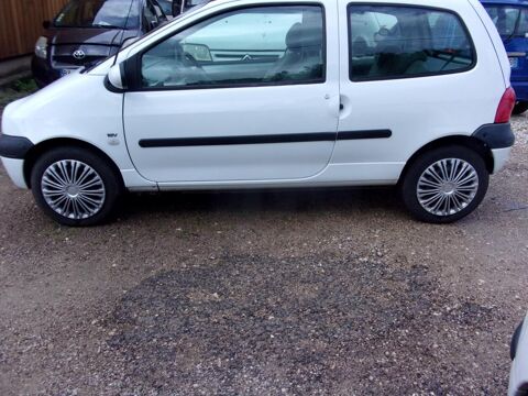 Twingo 1,2 16v 75cv PRIVILEGE Boite Auto 2002 occasion 13510 &Eacute;guilles