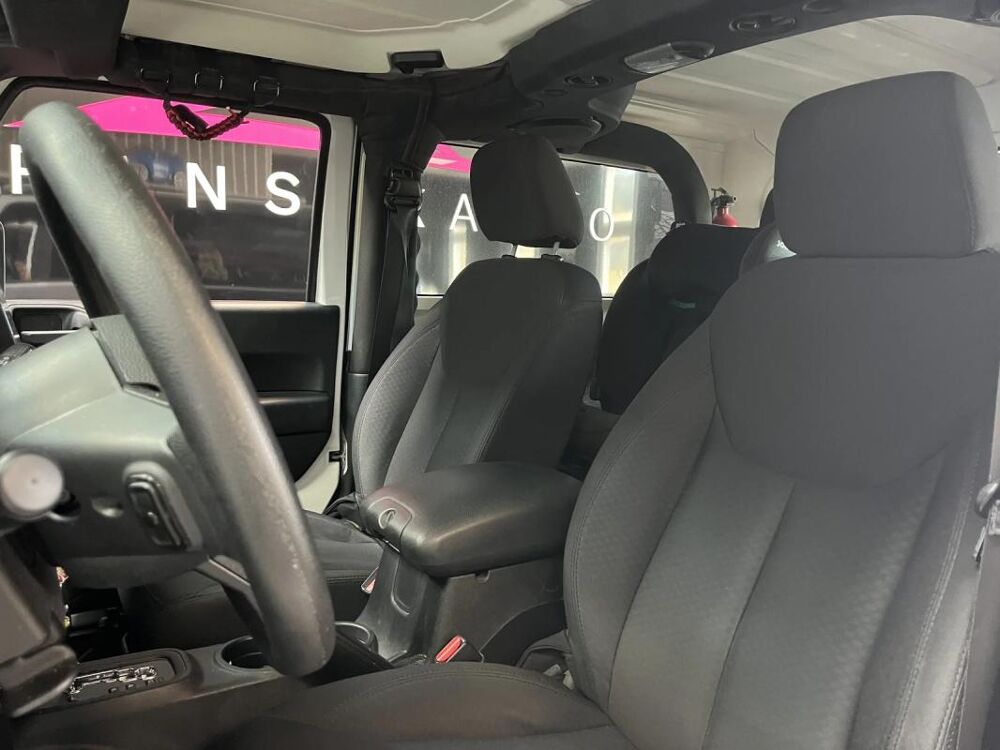 Wrangler V6 3.6 284 CH SPORT 2014 occasion 06700 Saint Laurent Du Var