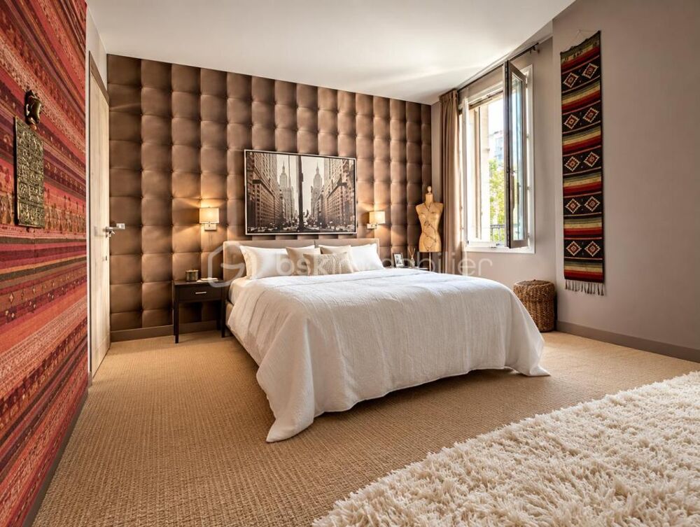 PAU CENTRE  MAISON DE VILLE ESPRIT LOFT  COUR PRIVATIVE & PARKING