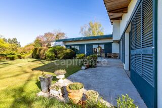  Maison  vendre 9 pices 320 m