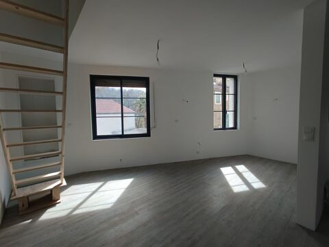   ENSEMBLE IMMOBILIER A TERMINER DE RENOVER AVEC GARAGE SUR LE CHEMIN DE COMPOSTELLE Maison - 4 pi�ce(s) - 120 m�