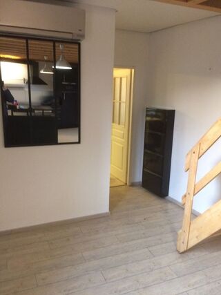  Appartement à louer 4 pièces 60 m²