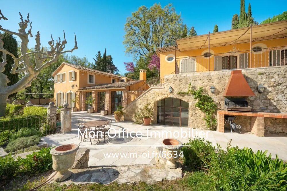 Référence : 6634-NGU. - Propriété 8 pièces - 325m2 - Piscine chauffée et vue dégagée à deux pas du centre ville historique