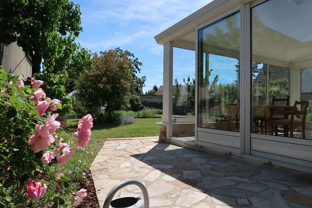 MARINES. CHARMANTE MAISON D'ARCHITECTE