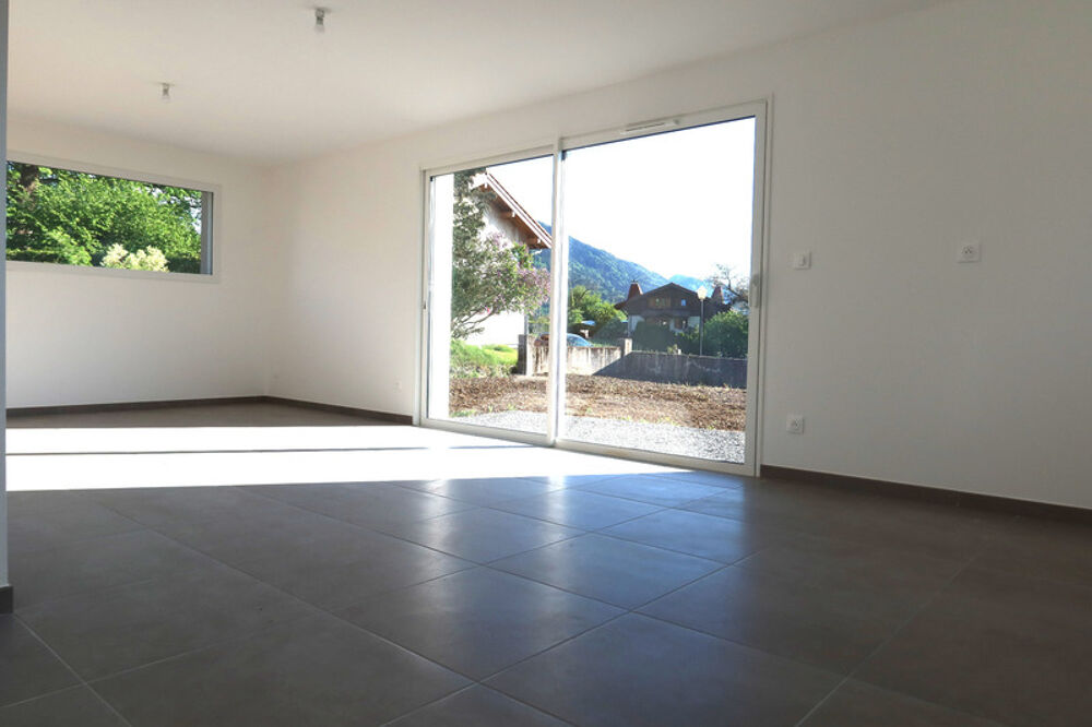 74500 FETERNES à 5mn EVIAN embarcadère,villa neuve type F4/5 de 110m²hab au calme et ensoleillé sur 460m²terr plat