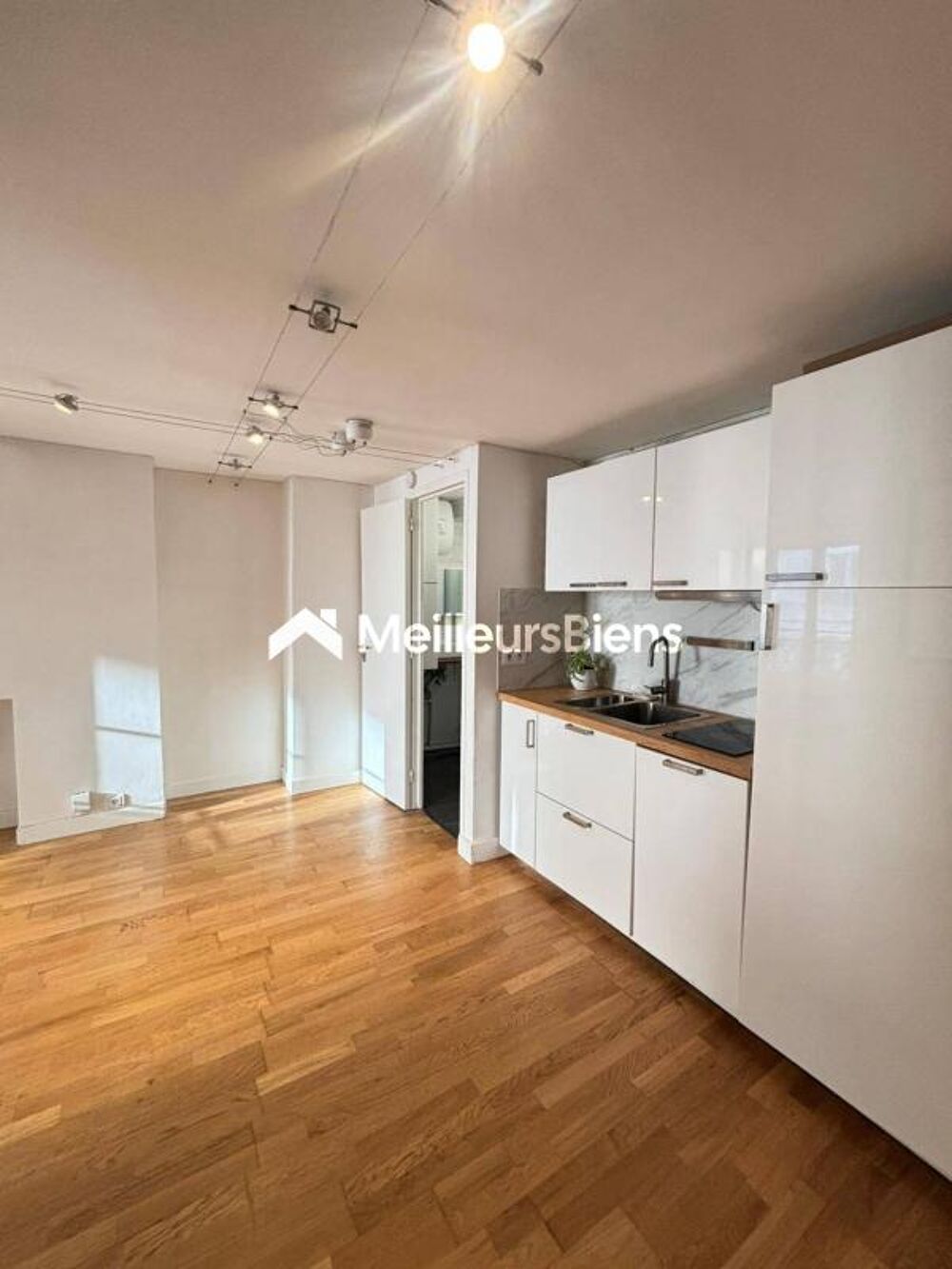 Vente Appartement A VENDRE - Grand studio avec coin chambre - 25m2 - Paris 12 - Gare de Lyon Paris 12